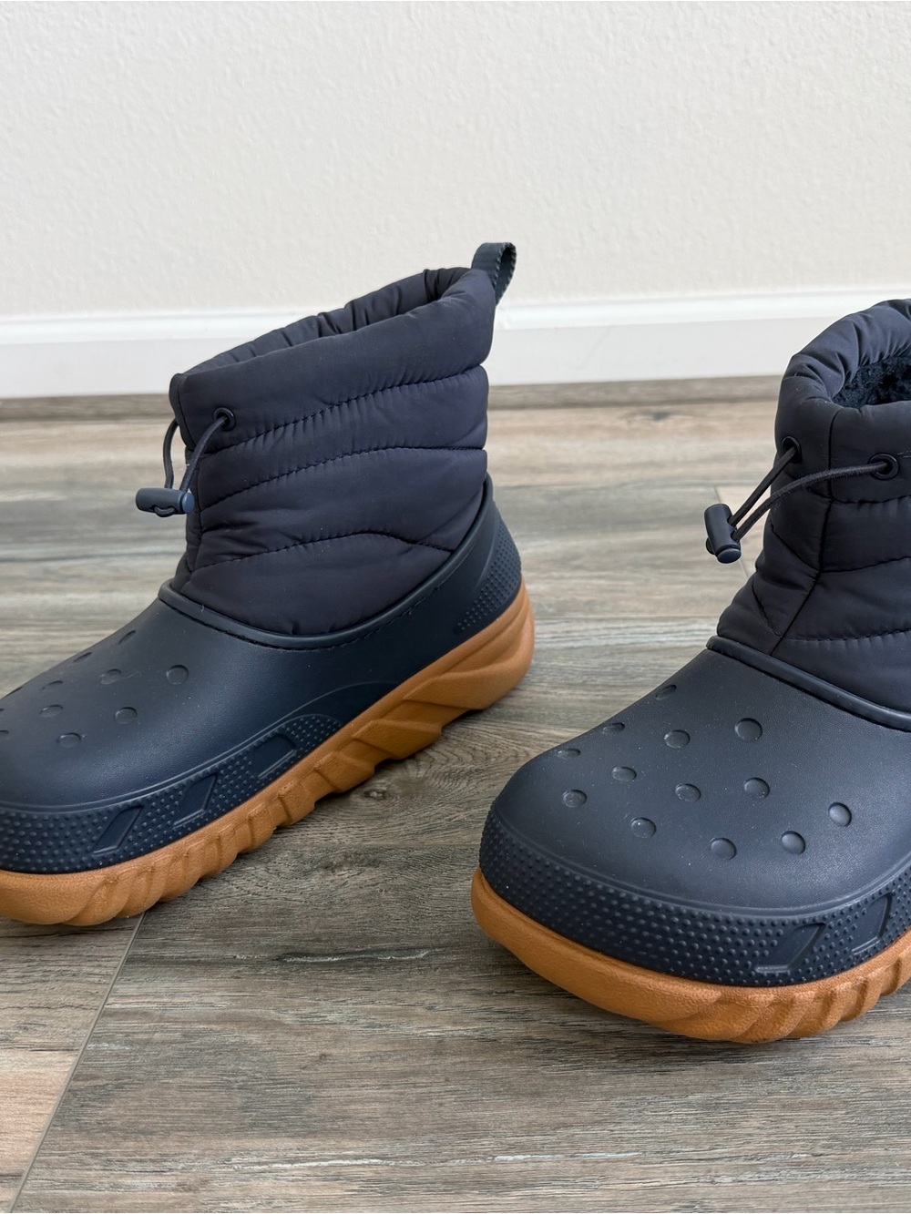The Crocs Duet Max II Boot women’s size 8 - Picture 2 of 7